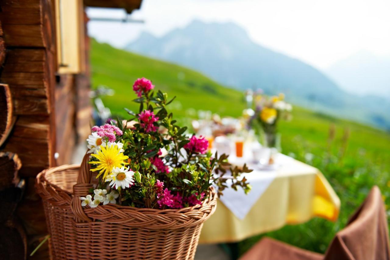 Hotel Restaurant Formarin Oberlech Exteriör bild